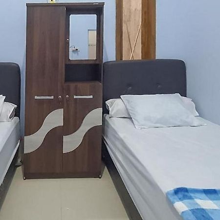 Griya Mbak Tafik Syariah Hotel Gendingan Exterior photo