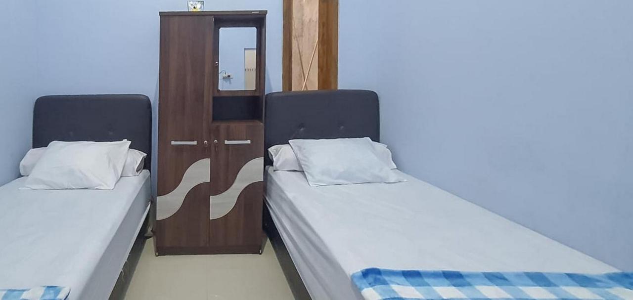 Griya Mbak Tafik Syariah Hotel Gendingan Exterior photo