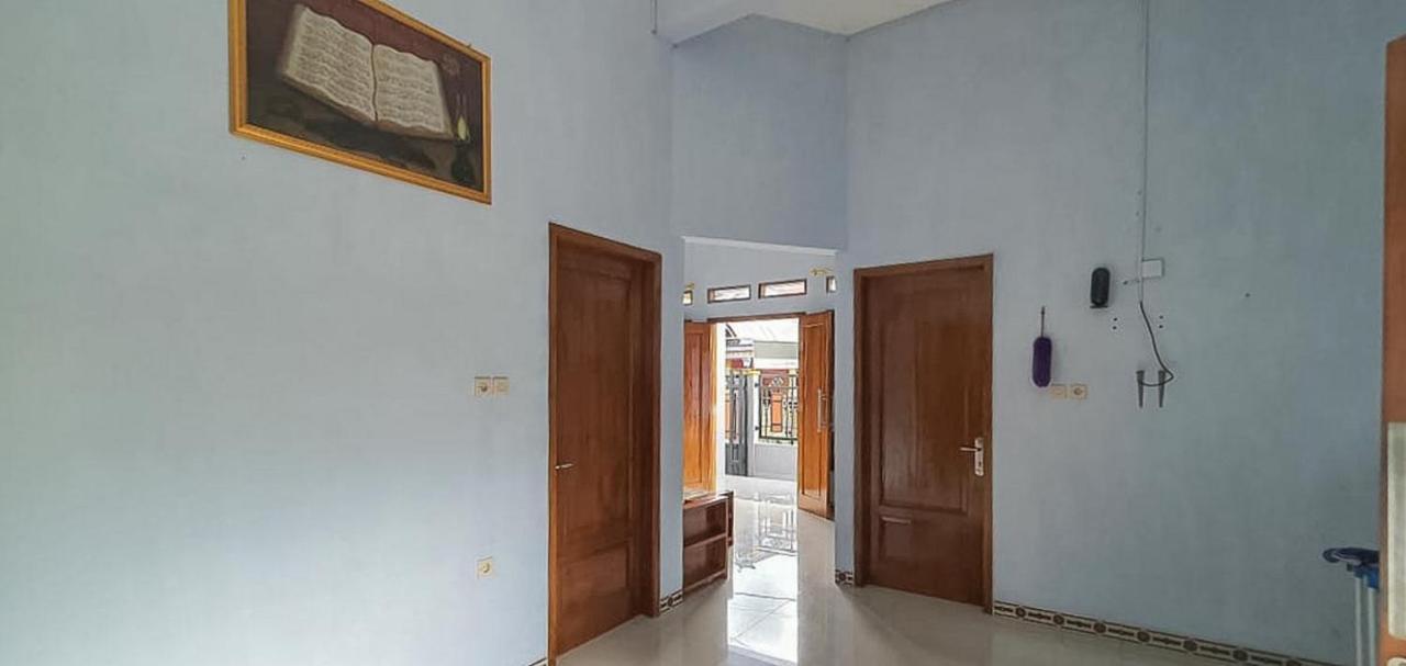 Griya Mbak Tafik Syariah Hotel Gendingan Exterior photo